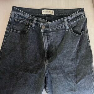 Abercrombie 90’s Slim Straight Ultra High Rise Jeans